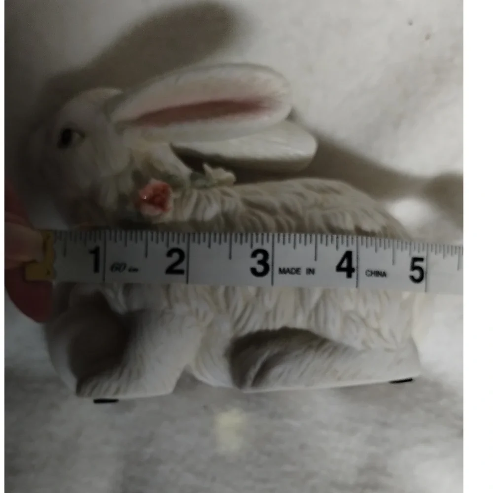 K's Collection‎ Easter Bunny Figurine with Floral Wreath Spring Decor